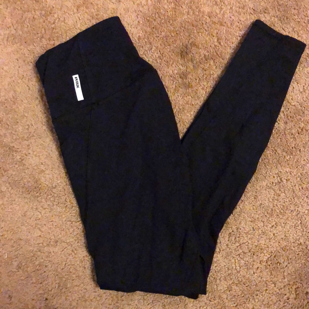 black yoga leggings